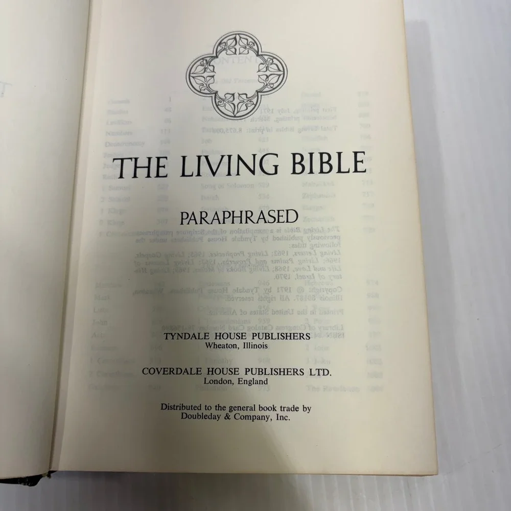 The Living Bible Paraphrased Tyndale House 1973 Vintage Green Hardcover Bible